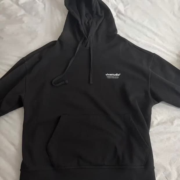 비바스튜디오 후드티