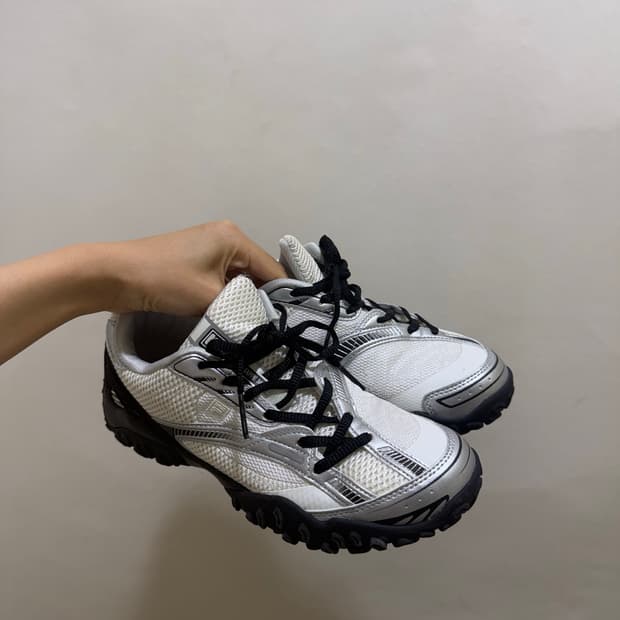 fila 휠라 에샤페 V2 운동화 실버