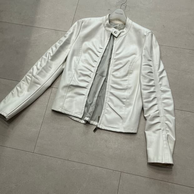 나체 레더 자켓 화이트