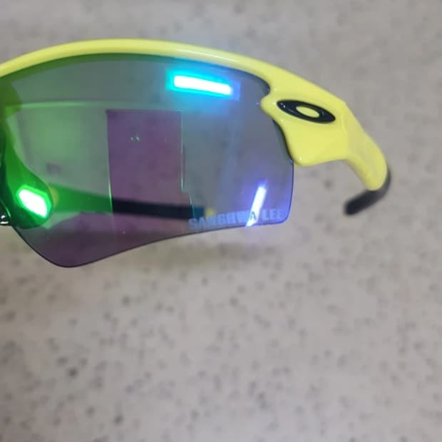 오클리 선글라스 이상화 한정판