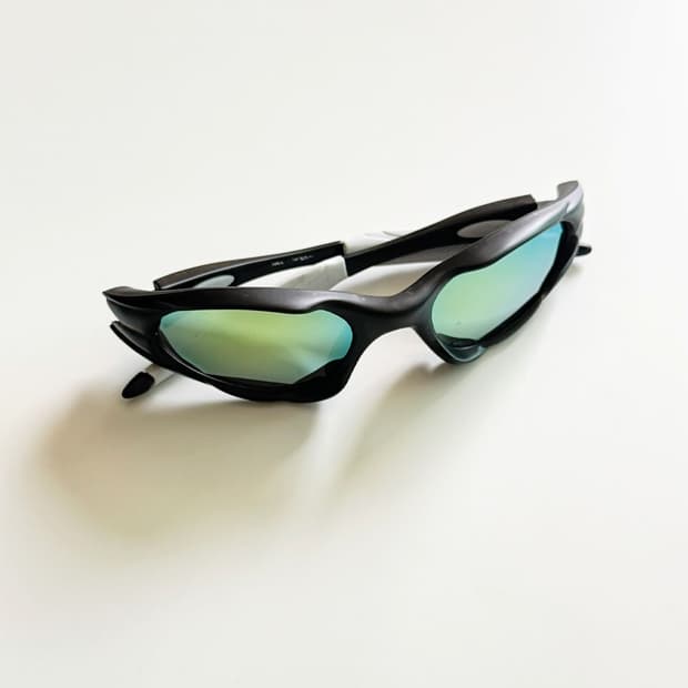 랩 어라운드 스포티 미러렌즈 프레임 빈티지 선글라스