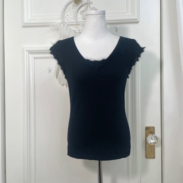 black crochet point angora slim knit top