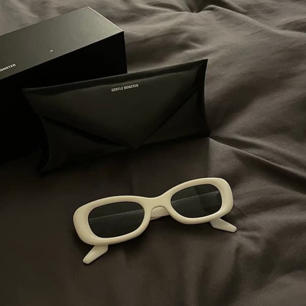 젠틀몬스터 탐부 선글라스 화이트 제니,김나영,나연 착용