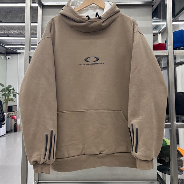 오클리 소프트웨어 00s 플리스 후디 베이지 브라운