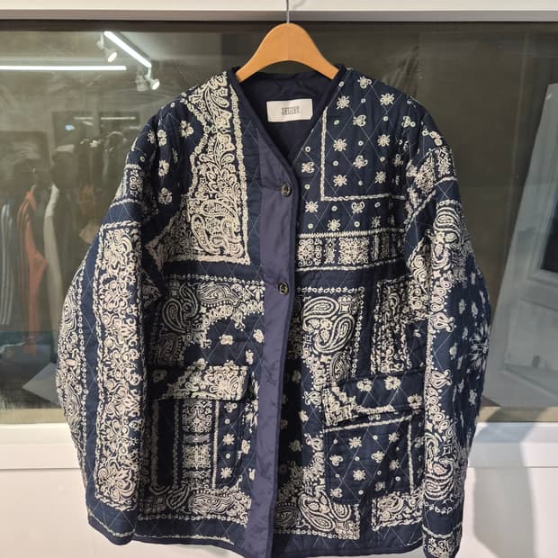 FREE) VETIVER 반다나 페이즐리 패턴 퀼팅 자켓 팝니다
