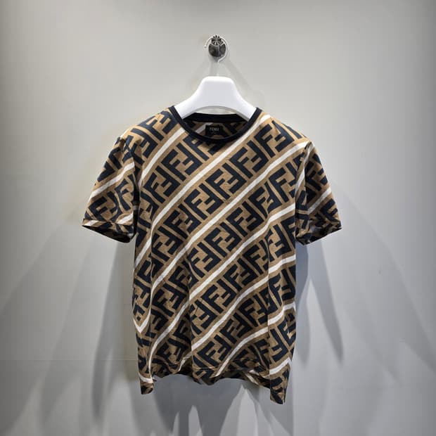 [중고/정품] 펜디 FF 로고 반팔 티셔츠 L