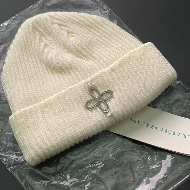 [새상품] 써저리 비니 회이트