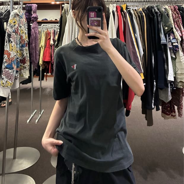 OS)Guess 빈티지 로고 와펜 반팔