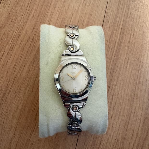 스와치 아이러니(Irony) 라인 여성용 메탈 시계