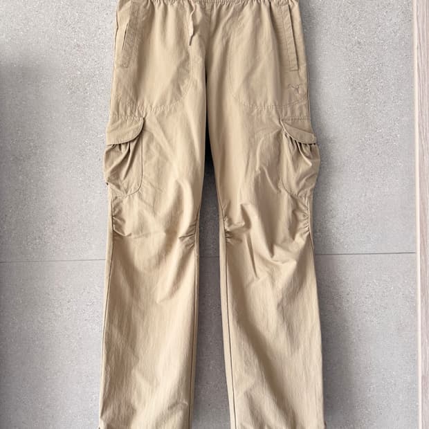 푸마 여성 카고바지 베이지 바스락 허리 고무 봄여름용