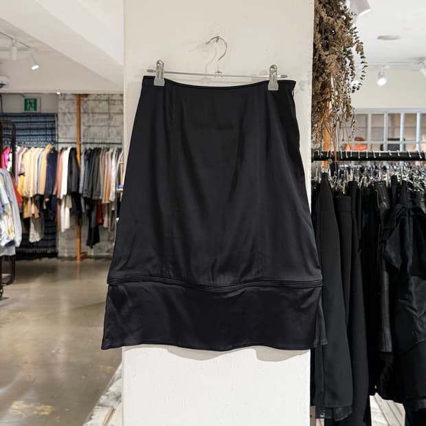 버버리 established 1856 블랙 실크 H라인 미디 스커트