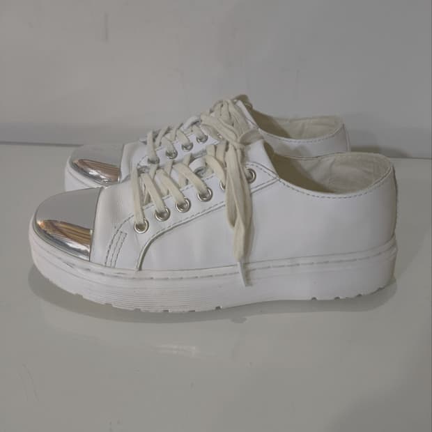 uk4 230mm 닥터마틴 알렉세이 실버 스니커즈