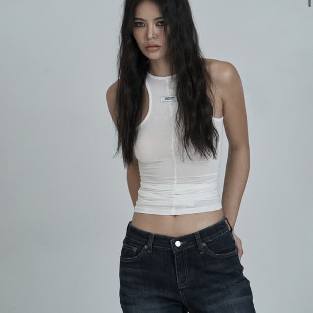 오도어 레이어드 슬리브리스 아이보리