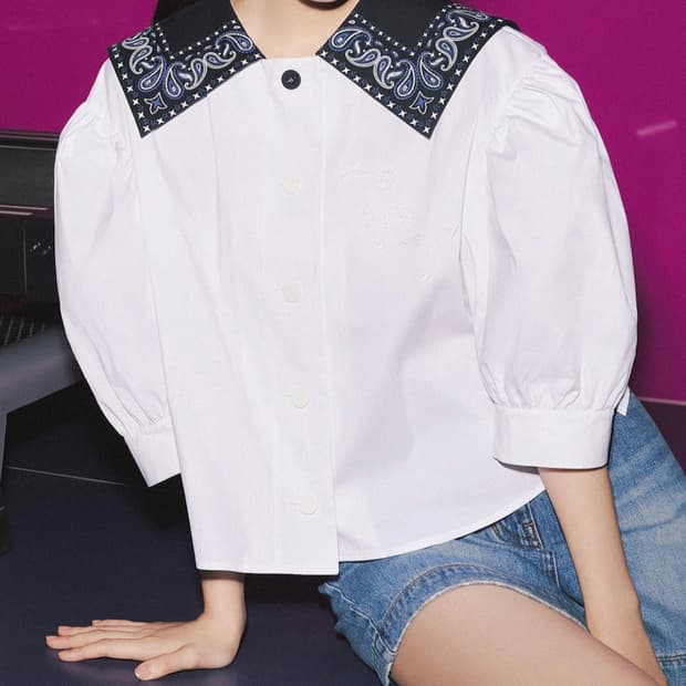 럭키슈에뜨 페이즐리 카라 화이트 블라우스