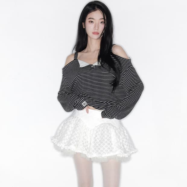 더티스 소프트 셔링 오츠숄더 스트라이프 티셔츠 블랙