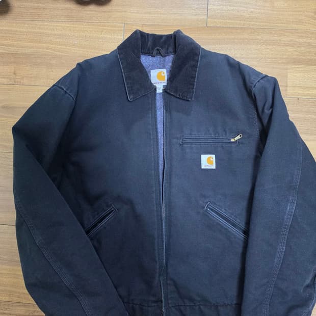 Carhartt j001-blk L사이즈 입니다.