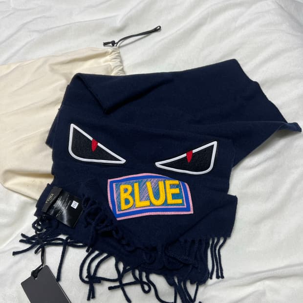 팬디x도버스트릿 뉴욕 리미티드 머플러