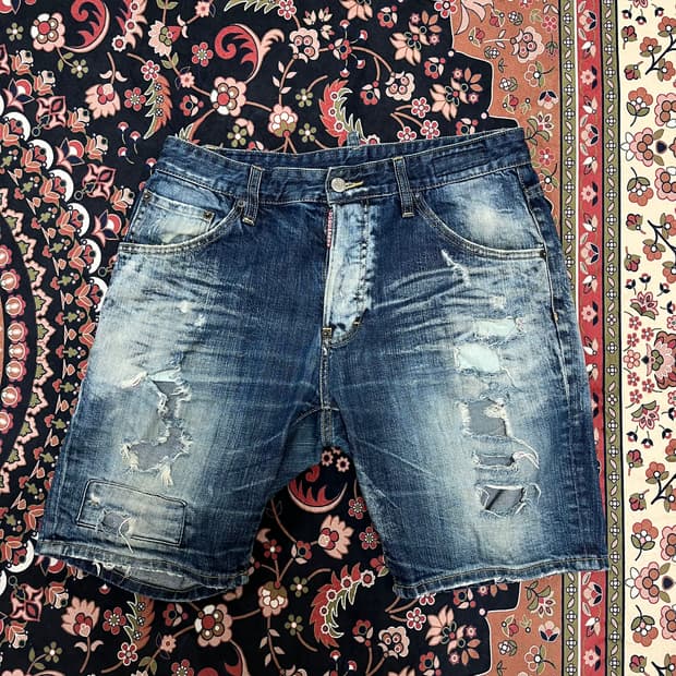 디스퀘어드2 데미지 워싱 데님 반바지 48