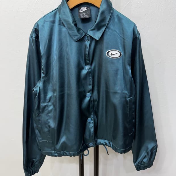 정품) 나이키 여성 루즈핏 크롭 바람막이 자켓 M