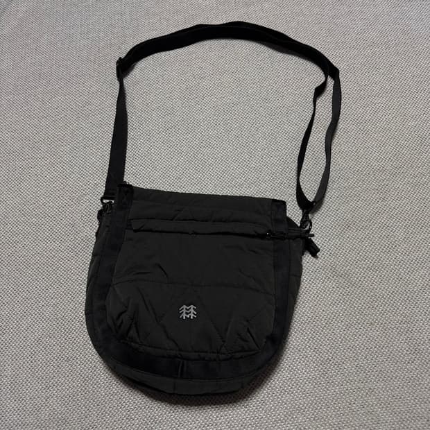 코오롱스포츠 패딩 미니 크로스백