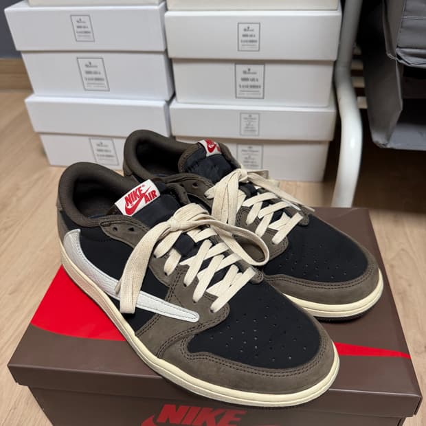 나이키 에어조던1 트래비스 스캇 로우 OG 280사이즈