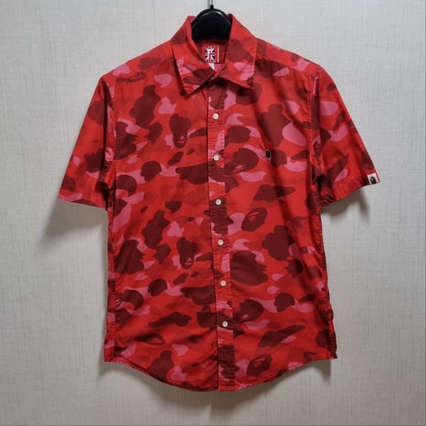 ( M ) BAPE 베이프 레드 카모 반팔 셔츠