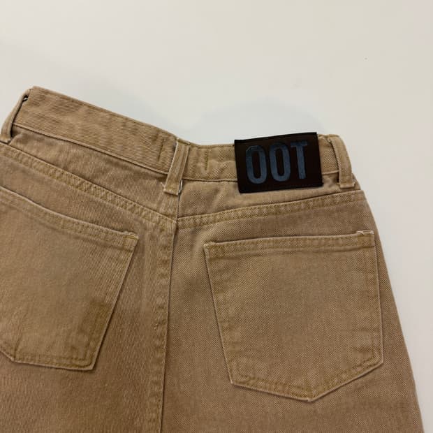 OOT 베이지 바지