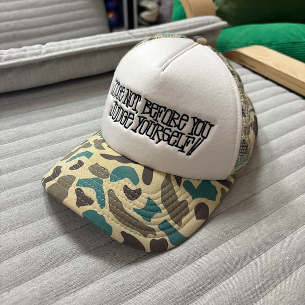 올드 스투시 트러커 카모 캡