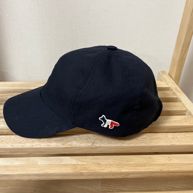 메종키츠네 네이비 폭스 자수 볼캡 매장판