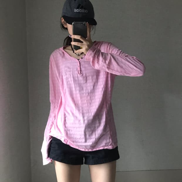 후아유 핑크 버튼 후드티