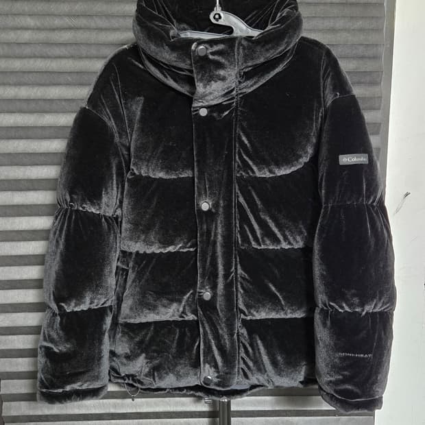 [컬럼비아] 스파이어 구스다운 벨벳 패딩 판매합니다.