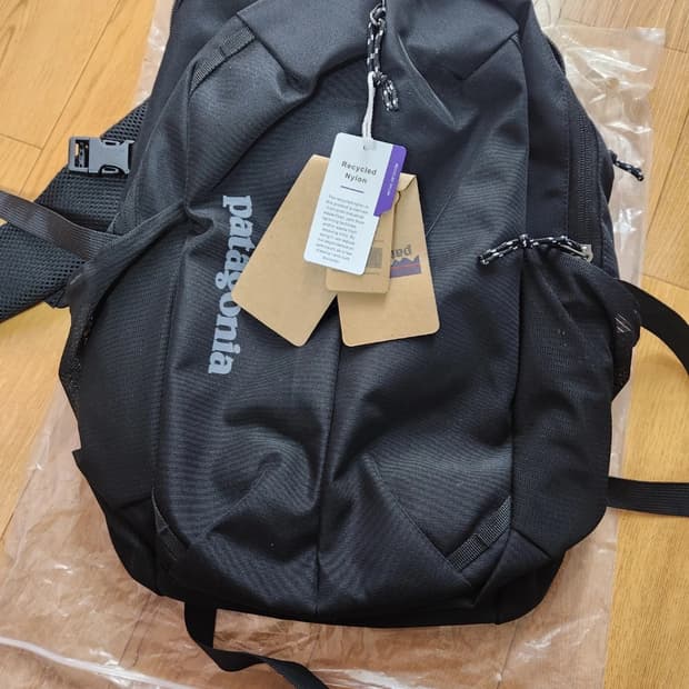 파타고니아 리퓨지오 26L 가방 새상품 판매합니다.