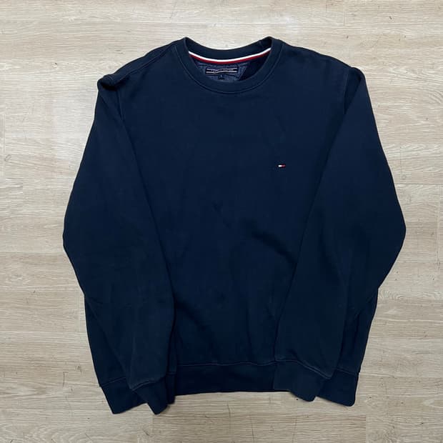 타미힐피거 스몰플래그 기모 맨투맨 크루넥 티셔츠 [네이비] L/100