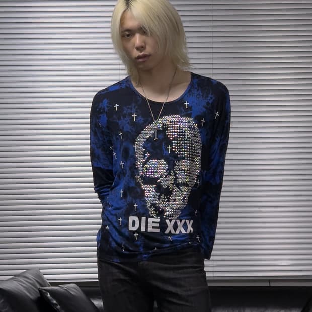 {UNKNOWN} Tie-Dye Hot Fix Skull L/S Tee 