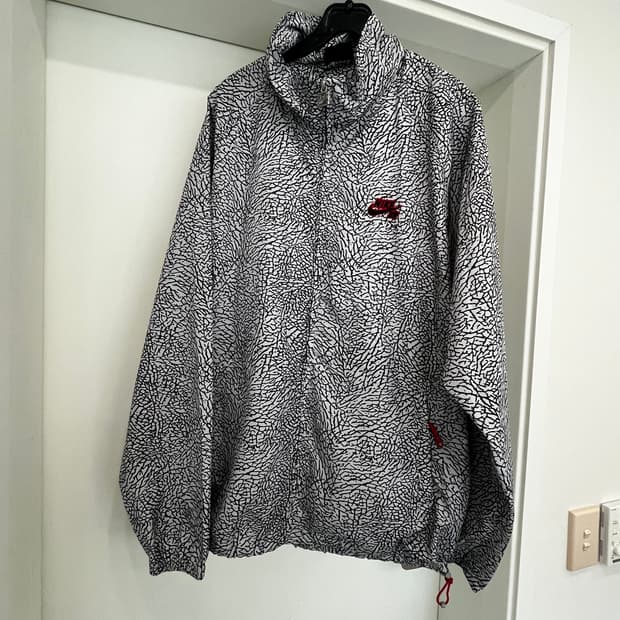 나이키 sb 코끼리 패턴 바람막이