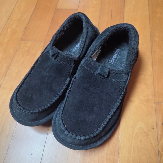 크록스 털 모카신 275