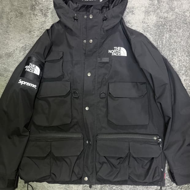 슈프림 x 노스페이스 20SS 카고 자켓 블랙