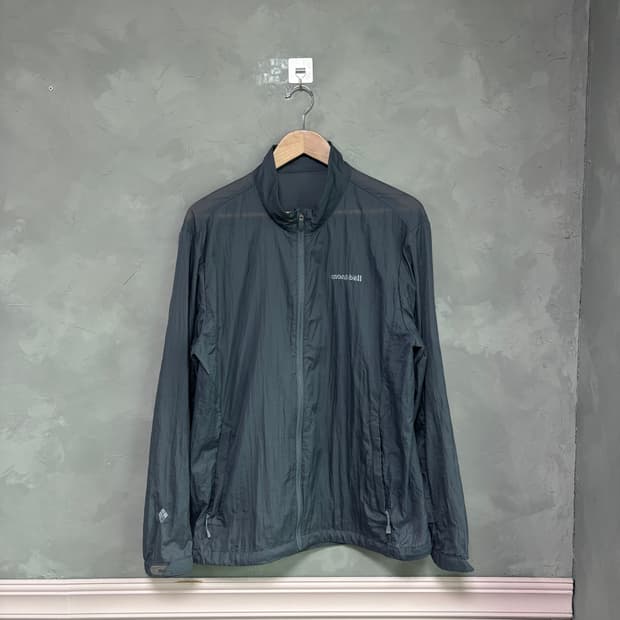 몽벨 바람막이 그레이