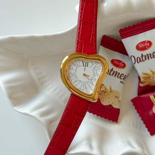 입생로랑 40주년 하트 시계