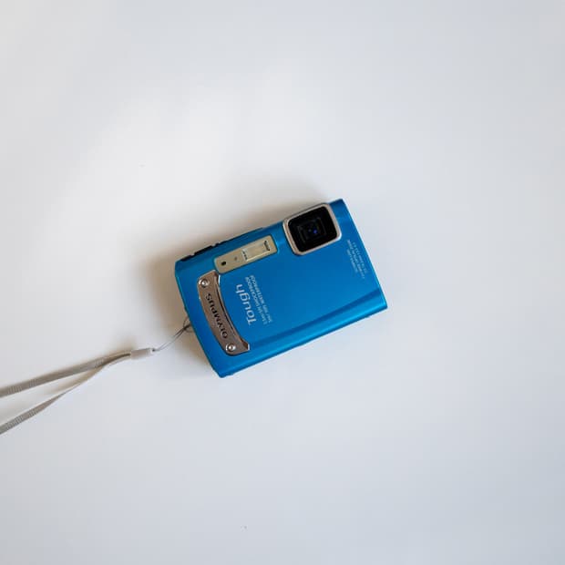 Olympus TG-320 / 빈티지 디지털 카메라