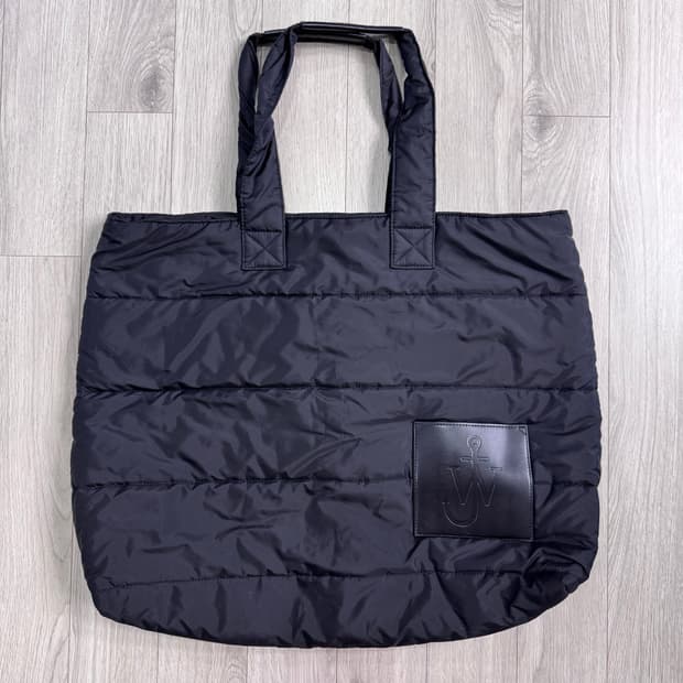 jw앤더슨 유니클로 패디드 토트백