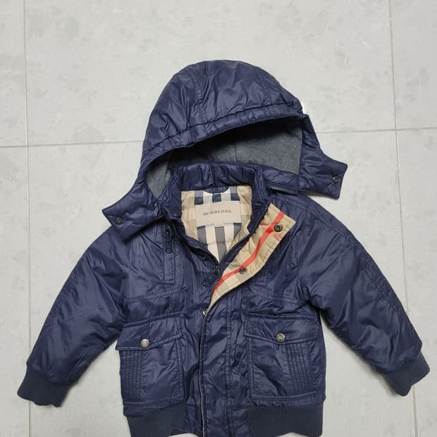 버버리 구스다운 패딩 2살92cm 상태굿

