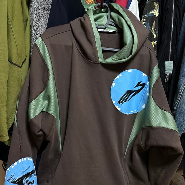 키코 코스타디노브 후디