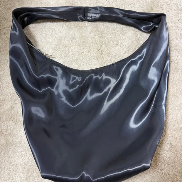 코스 하이 샤인 크로스백