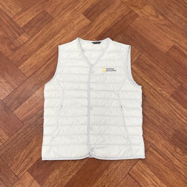 네셔널지오그래픽 경량 패딩조끼