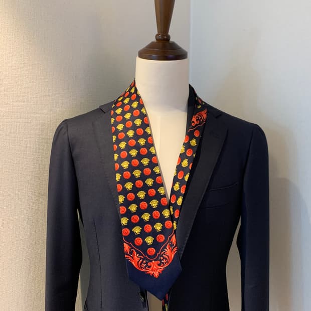 베르사체(VERSACE) 명품 모노그램넥타이 페이즐리 정장코디 최상급