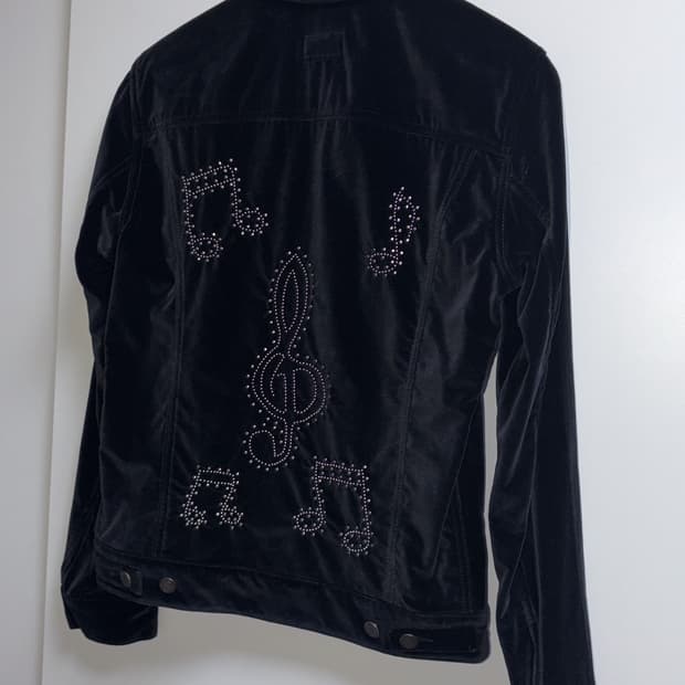 생로랑 뮤직노트 스터드 벨벳 트러커 xs사이즈