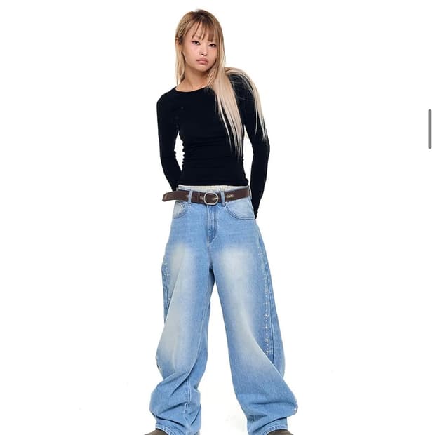 아캄 Side Rhinestone Denim Pants (Blue)
