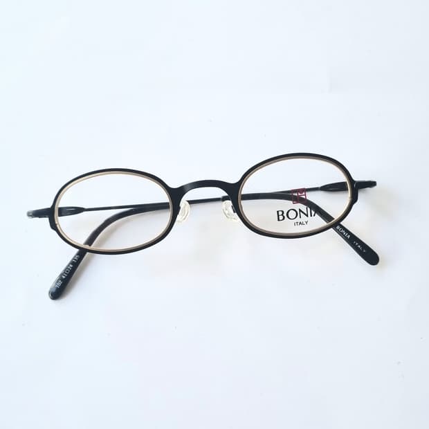 데드스탁 BONIA 빈티지 무드 미니멀 오벌 메탈 안경테