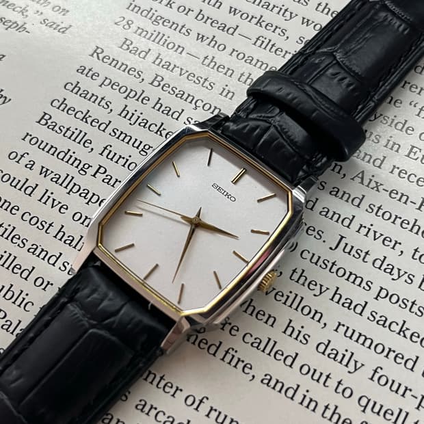 Vintage Seiko Quartz Tank Watch
